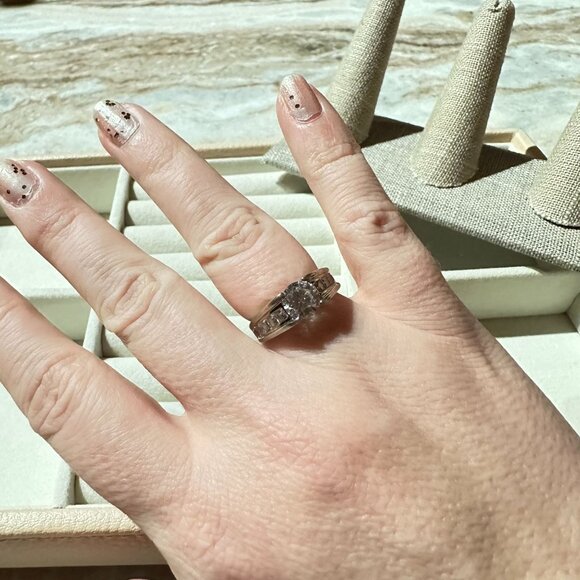 Vintage Sterling Silver S925 RingSize 6 1/2 W/ CZ Stone & Geometric Side Accents - Picture 13 of 13